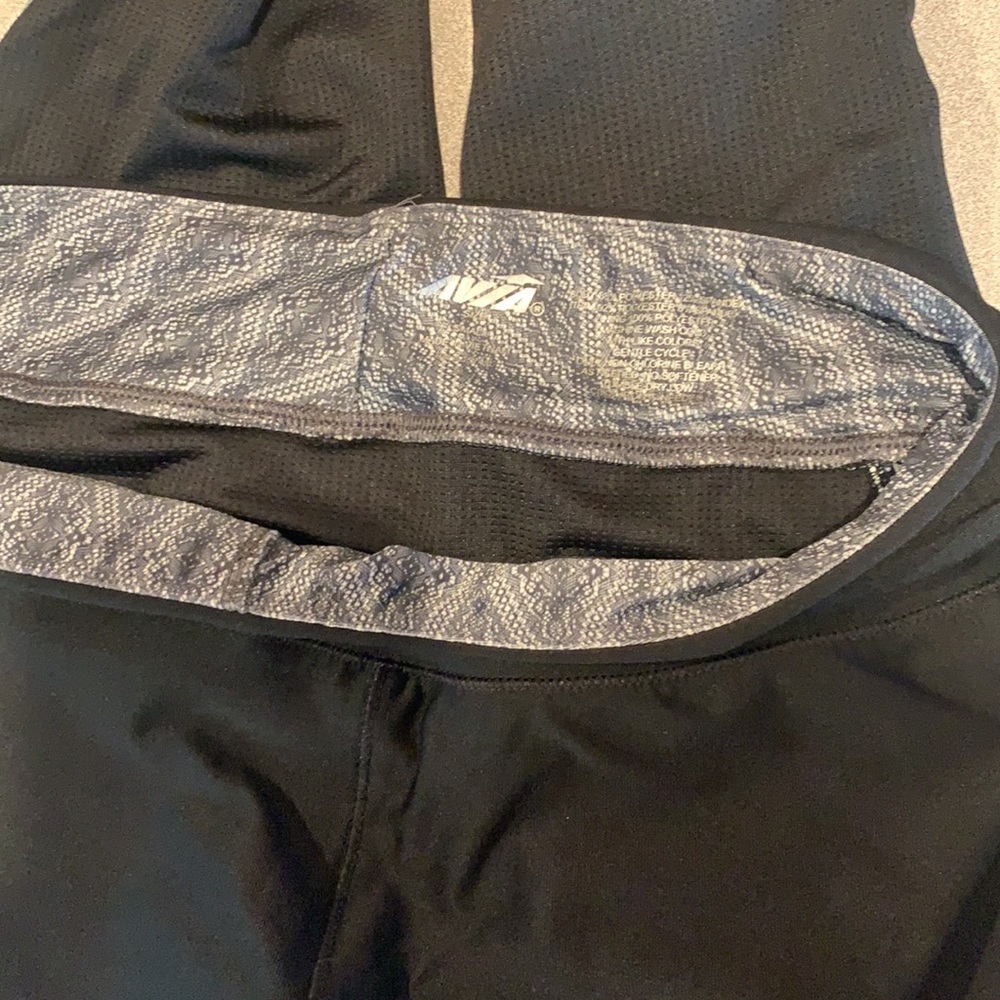 Women’s workout bottoms - Picture 12 of 16